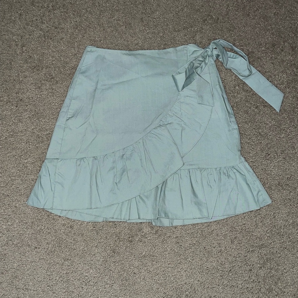 NWT Missguided Sage Ruffle Mini Skirt